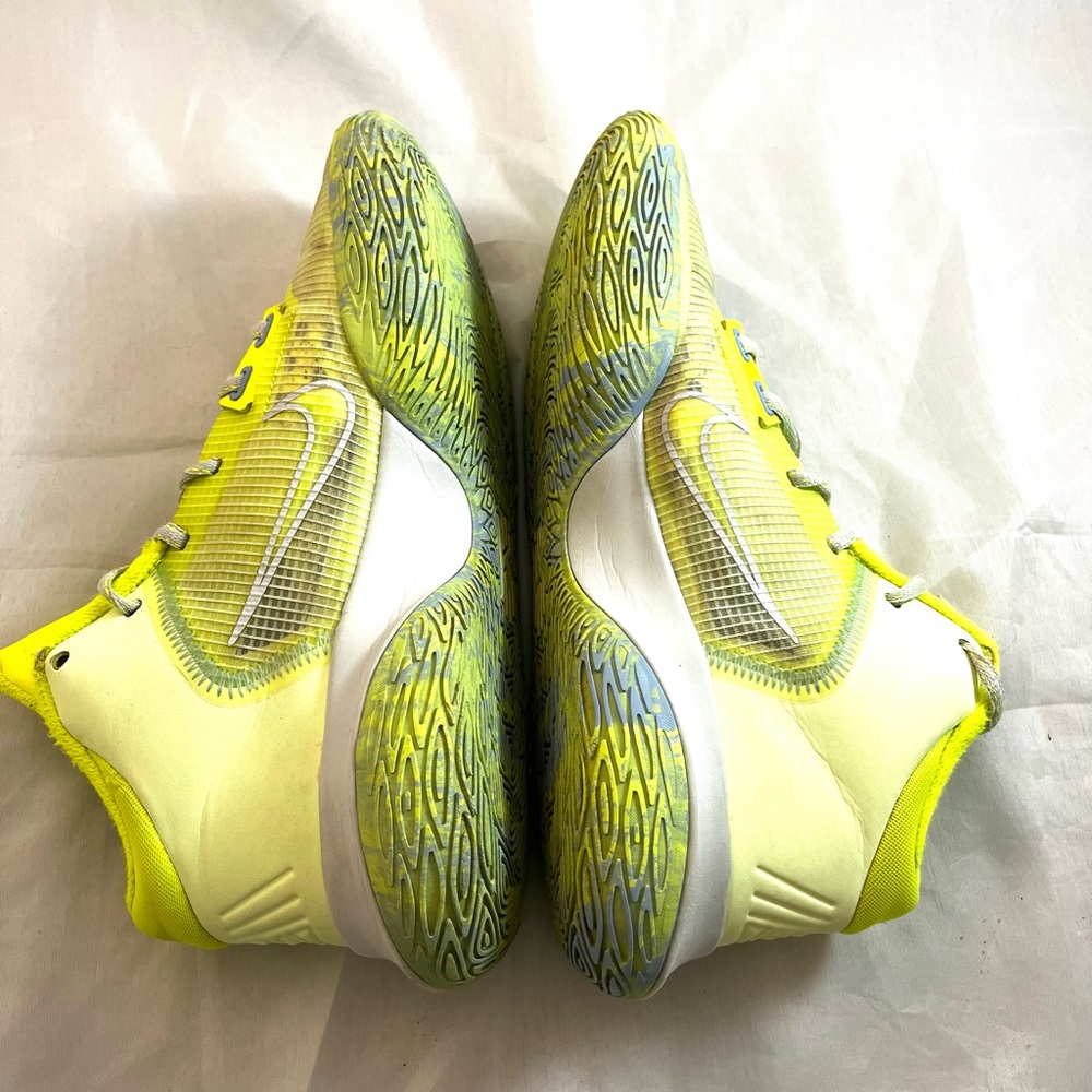 Nike Kyrie 4 Flytrap Mid Barely Volt Green Dayglow Classic Bold sneakers sz 8,5 - Picture 5 of 9